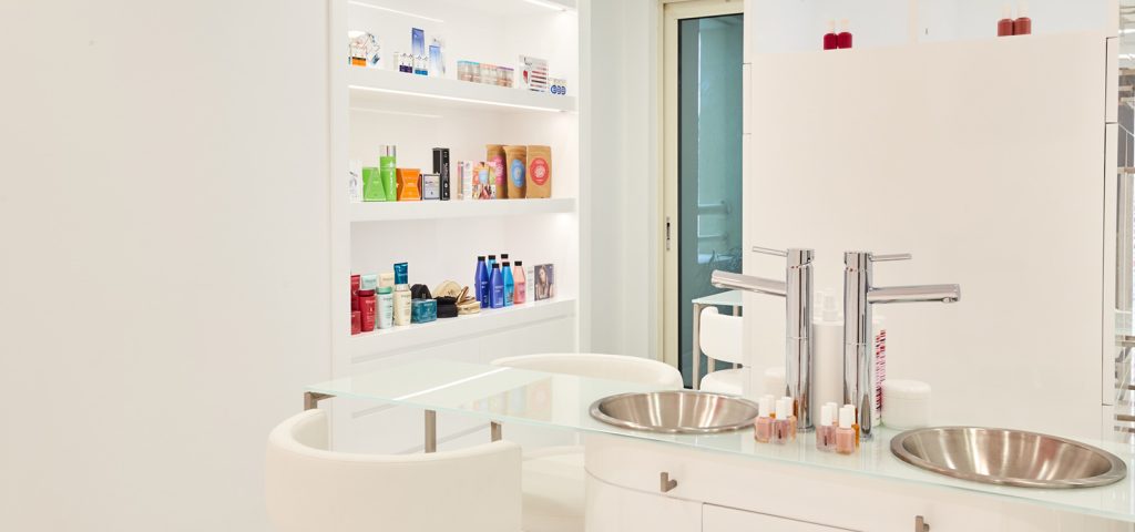 Nail Art to Celebrate Love and Milestones on Your Fingertips