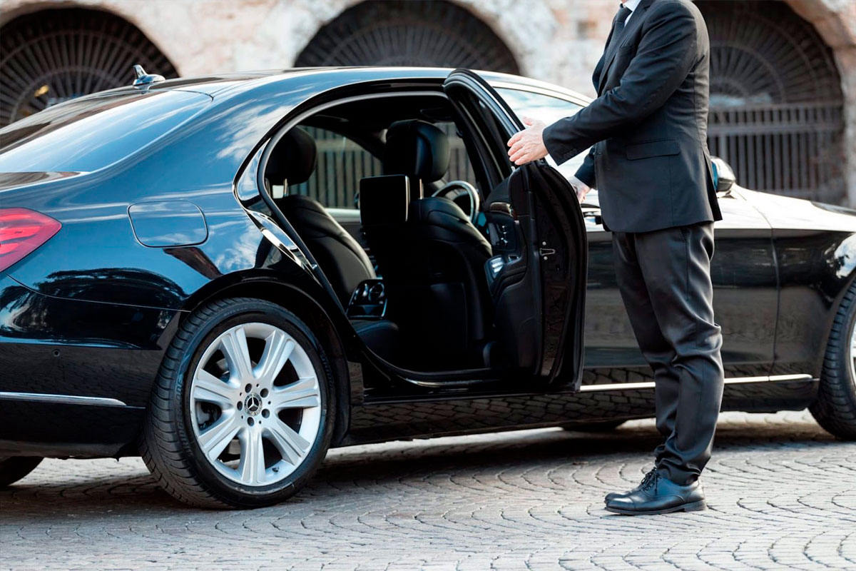 The Best Features Of A Premium Luxury Limousine Service